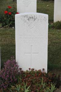 Les Baraques Military Cemetery Sangatte - Tenniswood, W