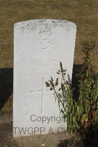 Les Baraques Military Cemetery Sangatte - Thompson, H