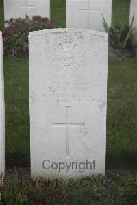 Les Baraques Military Cemetery Sangatte - Tiller, Thomas