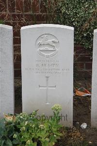 Les Baraques Military Cemetery Sangatte - Tracey, D