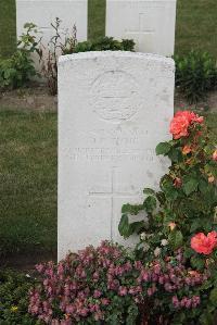 Les Baraques Military Cemetery Sangatte - Tyne, James Russell