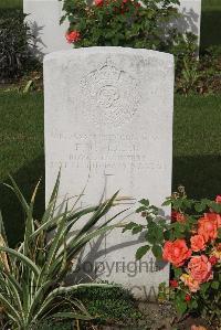 Les Baraques Military Cemetery Sangatte - Vidler, Fredrick James