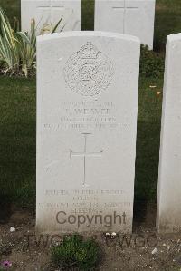 Les Baraques Military Cemetery Sangatte - Weaver, Thomas