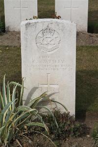 Les Baraques Military Cemetery Sangatte - Wesley, C W