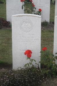 Les Baraques Military Cemetery Sangatte - Weston, T