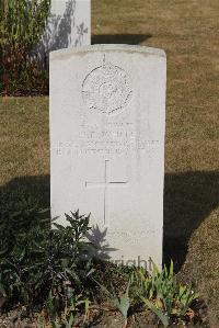 Les Baraques Military Cemetery Sangatte - White, Harold Milton