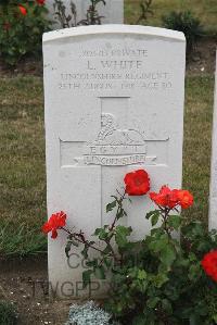 Les Baraques Military Cemetery Sangatte - White, Leonard