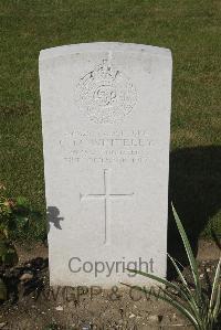 Les Baraques Military Cemetery Sangatte - Whiteley, O M