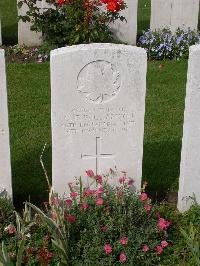 Les Baraques Military Cemetery Sangatte - Williamson, Colquhoun Faithful