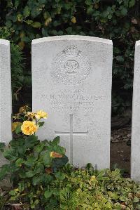 Les Baraques Military Cemetery Sangatte - Winchester, W H