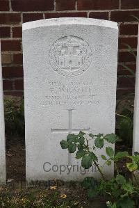 Les Baraques Military Cemetery Sangatte - Wraith, F