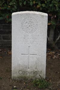 Les Baraques Military Cemetery Sangatte - Wright, E K