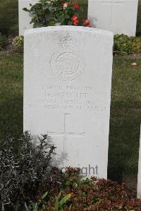 Les Baraques Military Cemetery Sangatte - Wright, Harry