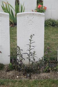 Les Baraques Military Cemetery Sangatte - Young, George