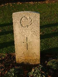 Bretteville Sur Laize Canadian War Cemetery - Bissonnette, Gaston