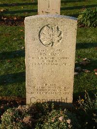 Bretteville Sur Laize Canadian War Cemetery - Davis, John W.