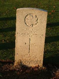 Bretteville Sur Laize Canadian War Cemetery - Dunn, Clarence Lloyd