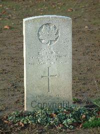 Bretteville Sur Laize Canadian War Cemetery - Friend, David Ellis