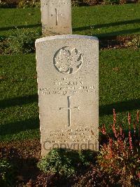 Bretteville Sur Laize Canadian War Cemetery - Green, Russell R.