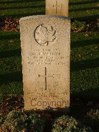 Bretteville Sur Laize Canadian War Cemetery - Hamilton, James Logan