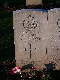 Bretteville Sur Laize Canadian War Cemetery - Harris, Wilfred Gordon