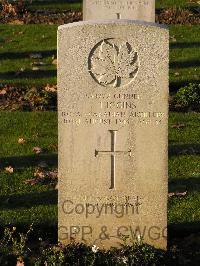 Bretteville Sur Laize Canadian War Cemetery - Higgins, Louis