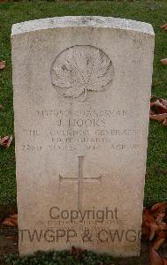 Bretteville Sur Laize Canadian War Cemetery - Hooks, James