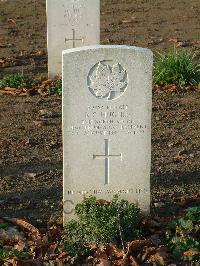 Bretteville Sur Laize Canadian War Cemetery - Hughes, Roland C.