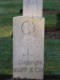 Bretteville Sur Laize Canadian War Cemetery - Humphrey, Clayton L.