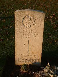 Bretteville Sur Laize Canadian War Cemetery - Huskins, Ronald J.