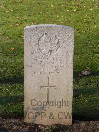 Bretteville Sur Laize Canadian War Cemetery - Hyslop, Fred A.