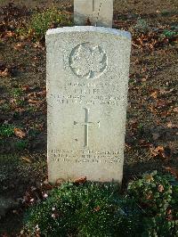 Bretteville Sur Laize Canadian War Cemetery - Lee, Roy Daniel