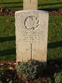 Bretteville Sur Laize Canadian War Cemetery - Leland, Kenneth E.