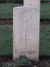 Bretteville Sur Laize Canadian War Cemetery - MacDonald, Gordon J.