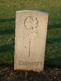 Bretteville Sur Laize Canadian War Cemetery - MacLean, Archibald L.