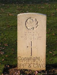 Bretteville Sur Laize Canadian War Cemetery - Malott, Harold E.