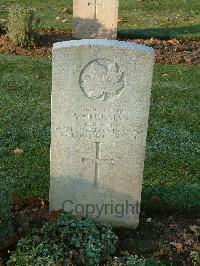 Bretteville Sur Laize Canadian War Cemetery - Meersman, Alfons