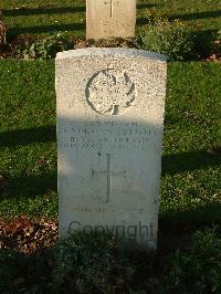 Bretteville Sur Laize Canadian War Cemetery - Mellott, E. Norman