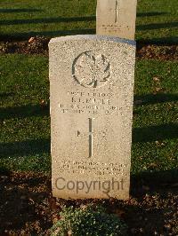 Bretteville Sur Laize Canadian War Cemetery - Miller, Russell L.