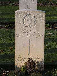 Bretteville Sur Laize Canadian War Cemetery - Molyneaux, Carmen