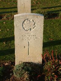 Bretteville Sur Laize Canadian War Cemetery - Moore, Thomas Walton