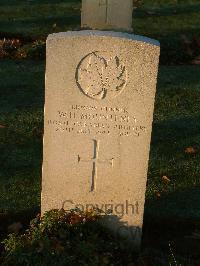 Bretteville Sur Laize Canadian War Cemetery - Mounteney, William Harold