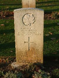 Bretteville Sur Laize Canadian War Cemetery - Munro, William MacDonald