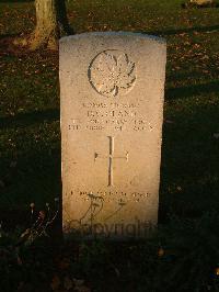 Bretteville Sur Laize Canadian War Cemetery - Oland, David Vincent