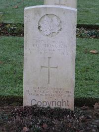 Bretteville Sur Laize Canadian War Cemetery - Pilkington, Thomas Christopher