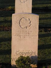 Bretteville Sur Laize Canadian War Cemetery - Reid, Robert L.