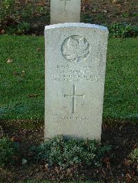 Bretteville Sur Laize Canadian War Cemetery - Roberts, George D.