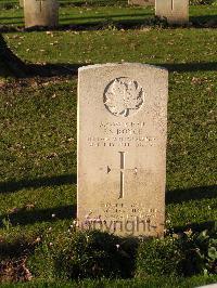 Bretteville Sur Laize Canadian War Cemetery - Royce, Earl S.