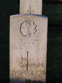 Bretteville Sur Laize Canadian War Cemetery - Thachuk, John