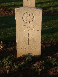 Bretteville Sur Laize Canadian War Cemetery - Utter, Gordon F.